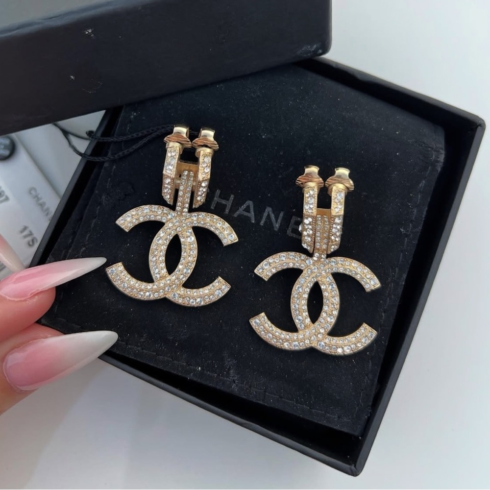CHANEL 🔥